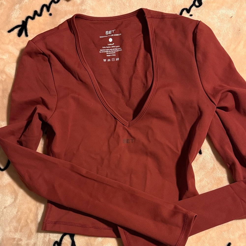 SET long sleeve crop